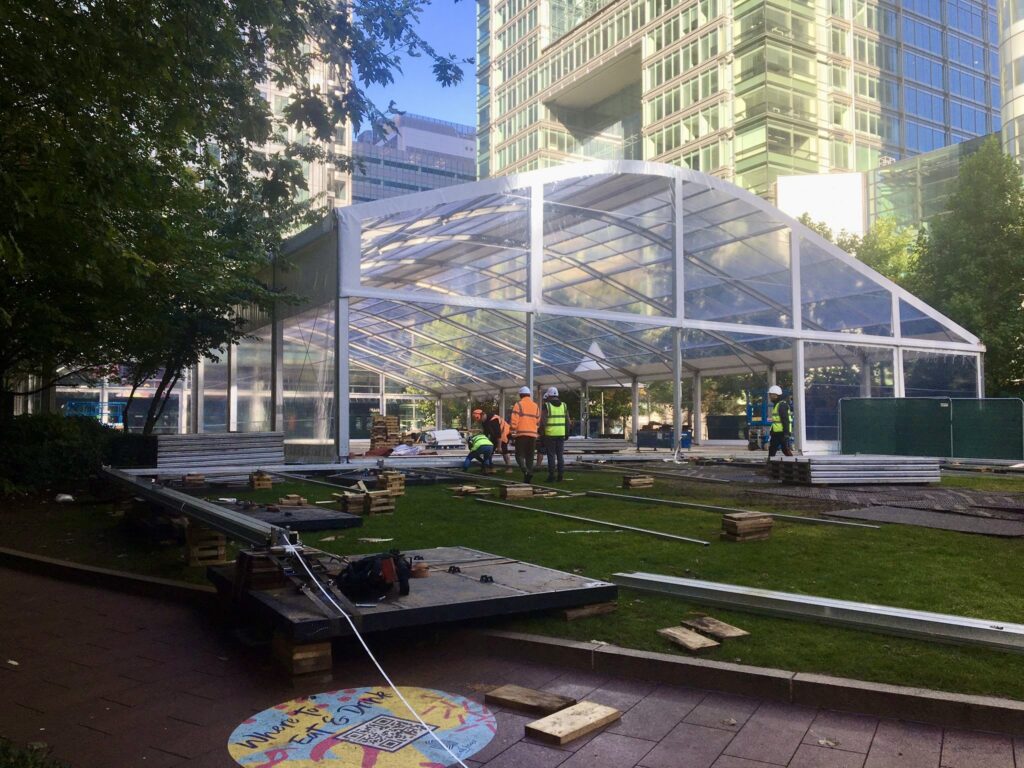 Our team is onsite at Canary Wharf for the build of London’s premier ice rink.
