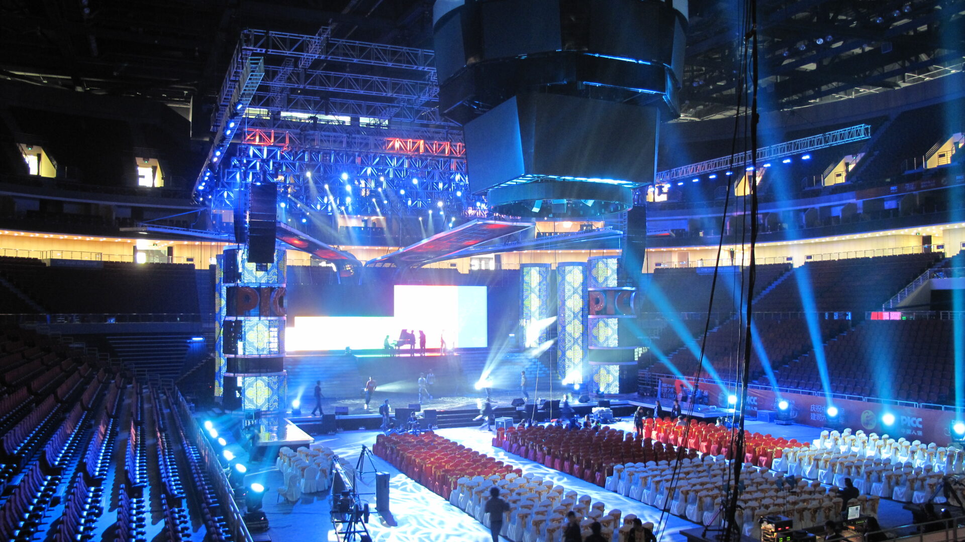 Mothergrids & ground supports.