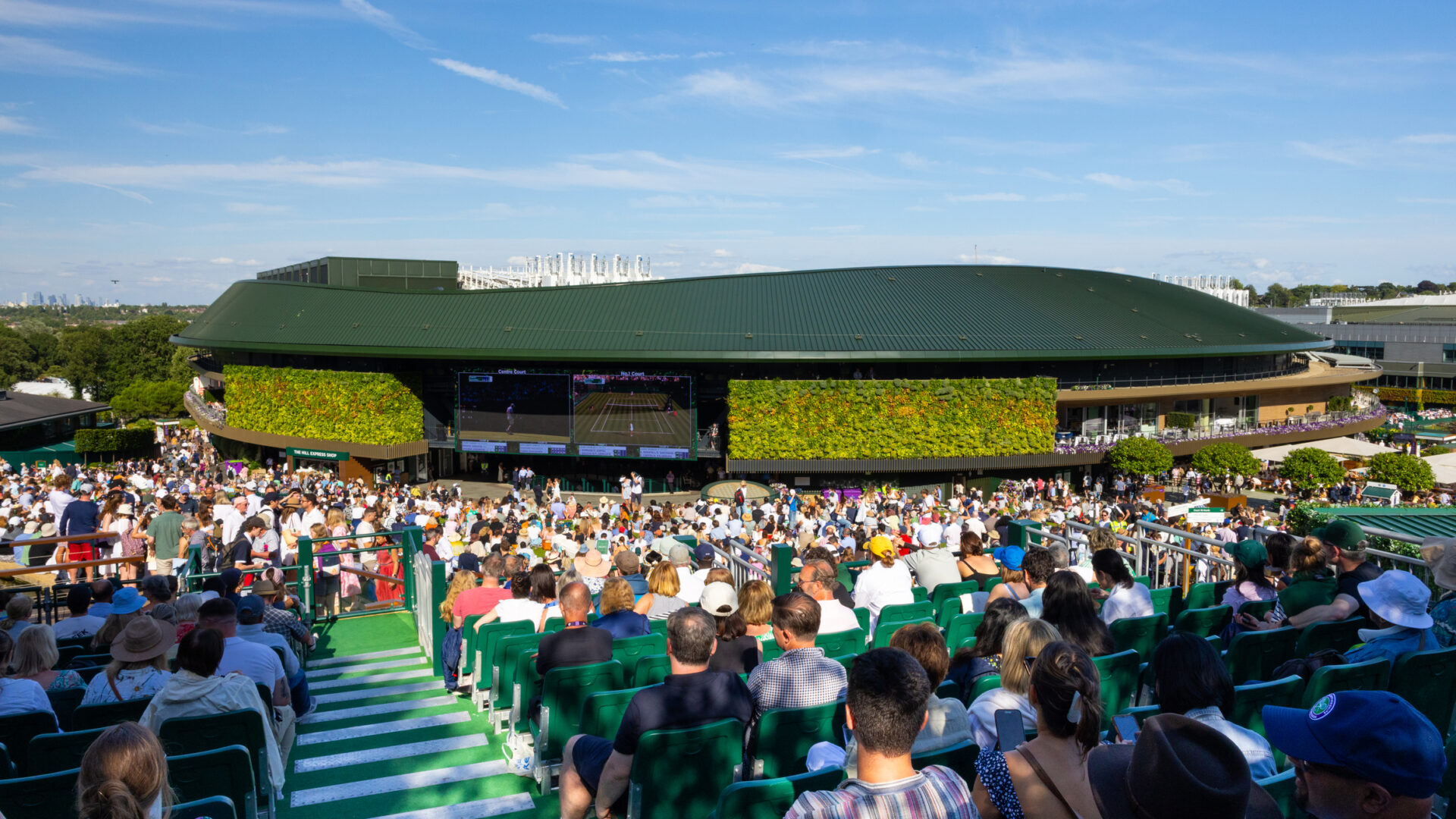 Premium seating & viewing platforms.