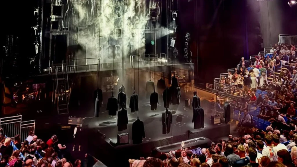 Hamlet Hail to the Thief.