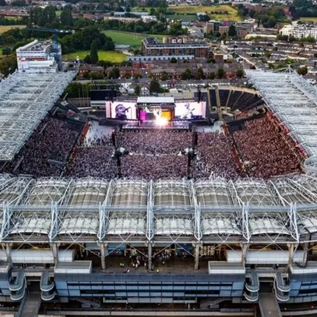 🚛🌊🎶 From Wembley to Croke Park: Oasis and Ultra Stage™ Light Up Dublin. 🇮🇪✨